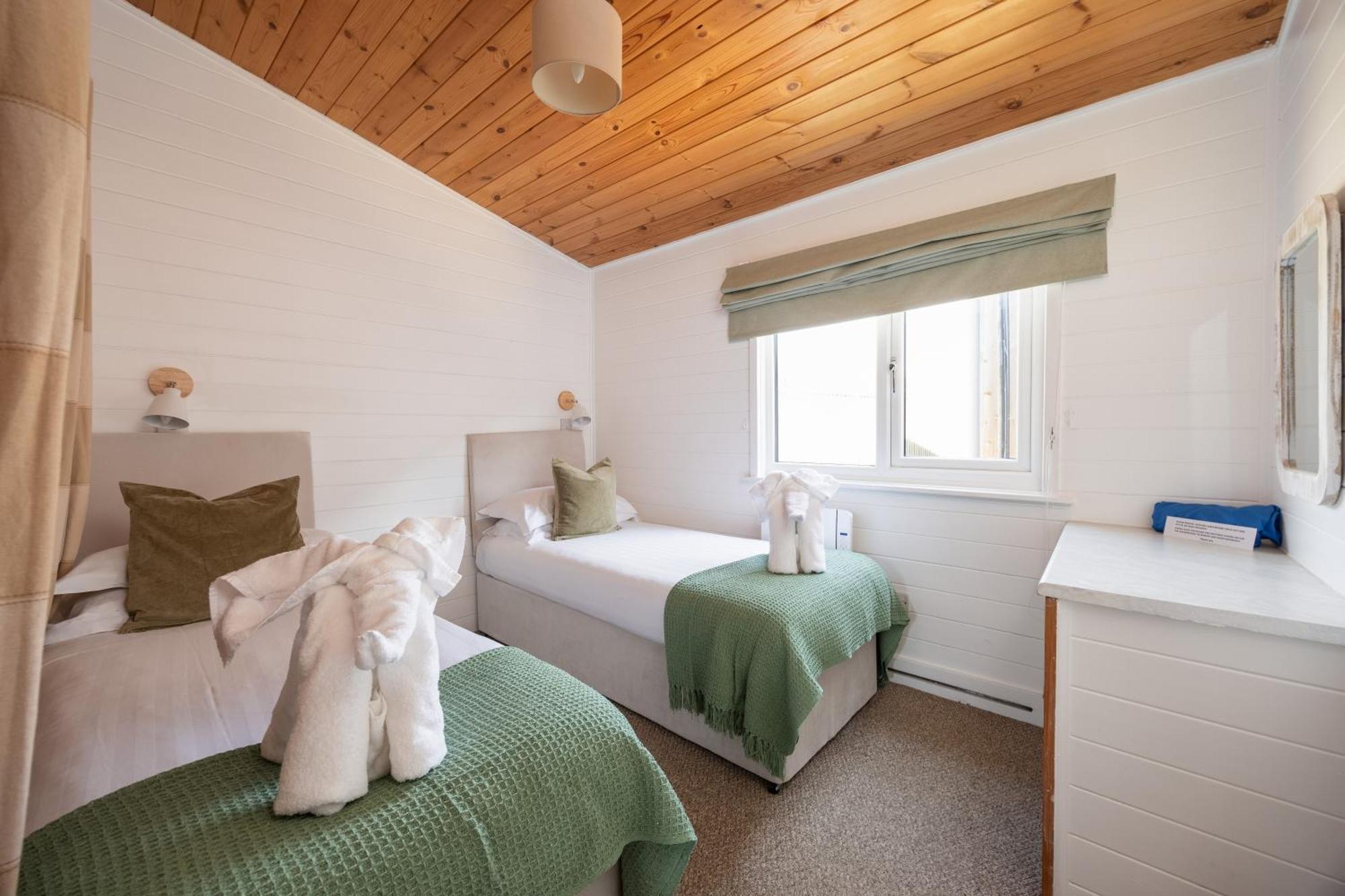 West Chalet At Tapnell Farm Yarmouth  Buitenkant foto